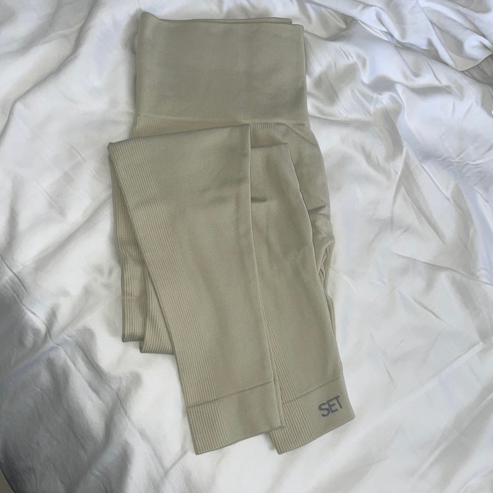 SET Active Oatmilk Leggings